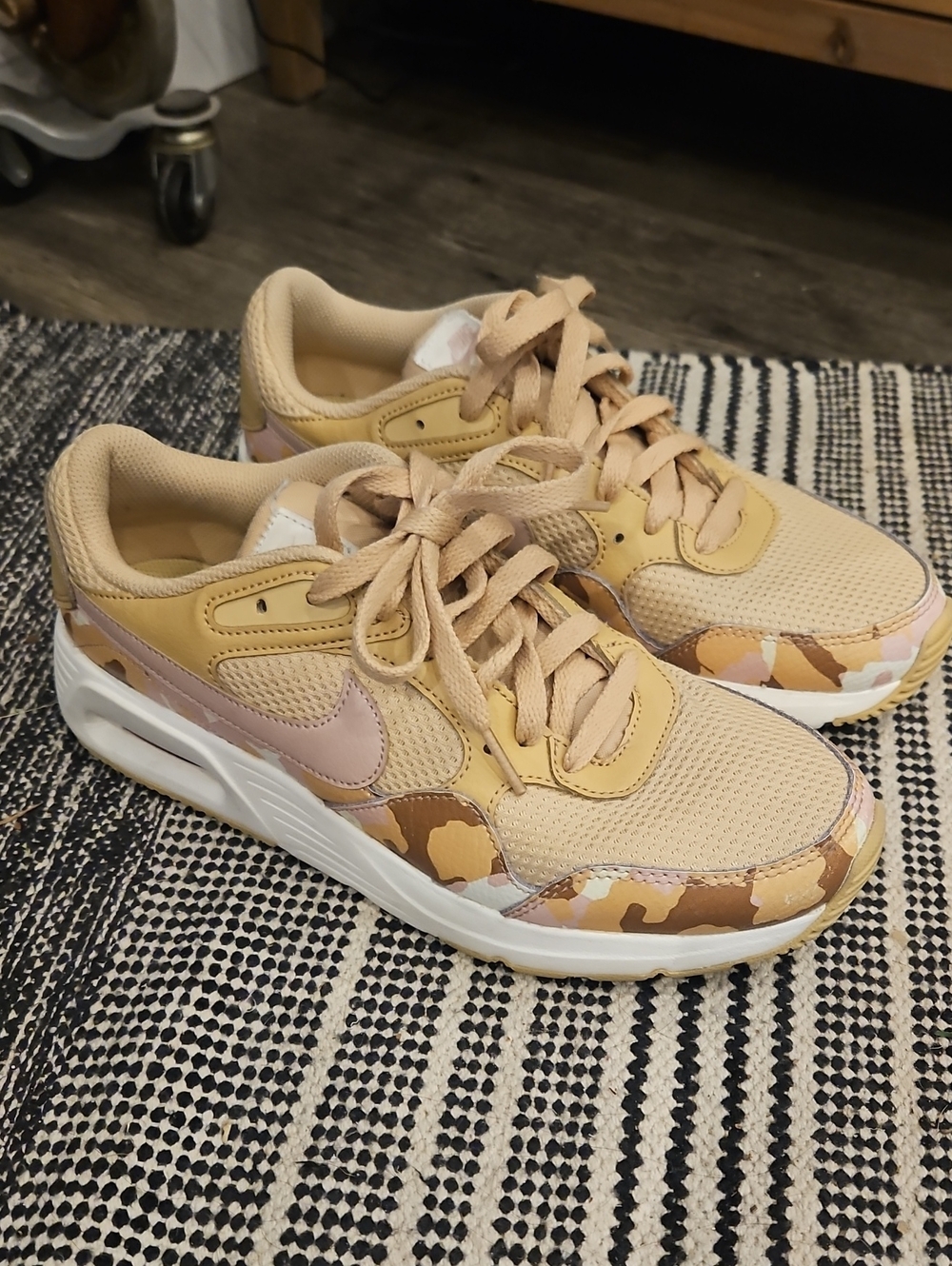 Nike Women's Tan and Pink Camo Air Max SC